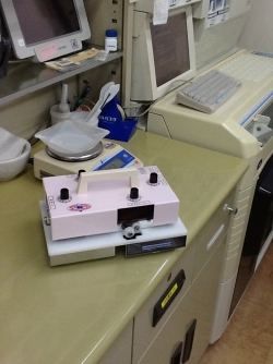在庫状況】錠剤除包器 らく錠くん HT-2003(タイプ4R) | 大同化工